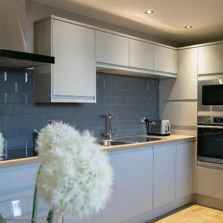 Alpha Classic 1 Bedroom הרוגייט